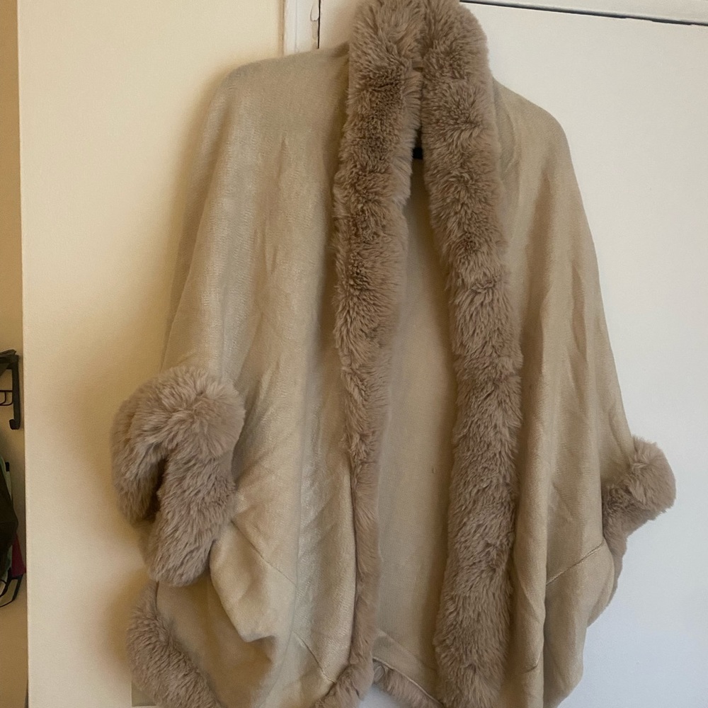 Faux fur trimmed cape
